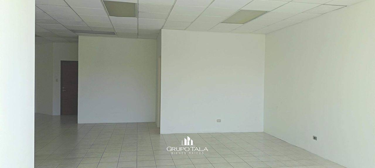 Oficina en renta, Edificio Zona Pradera zona 10 - Image 5