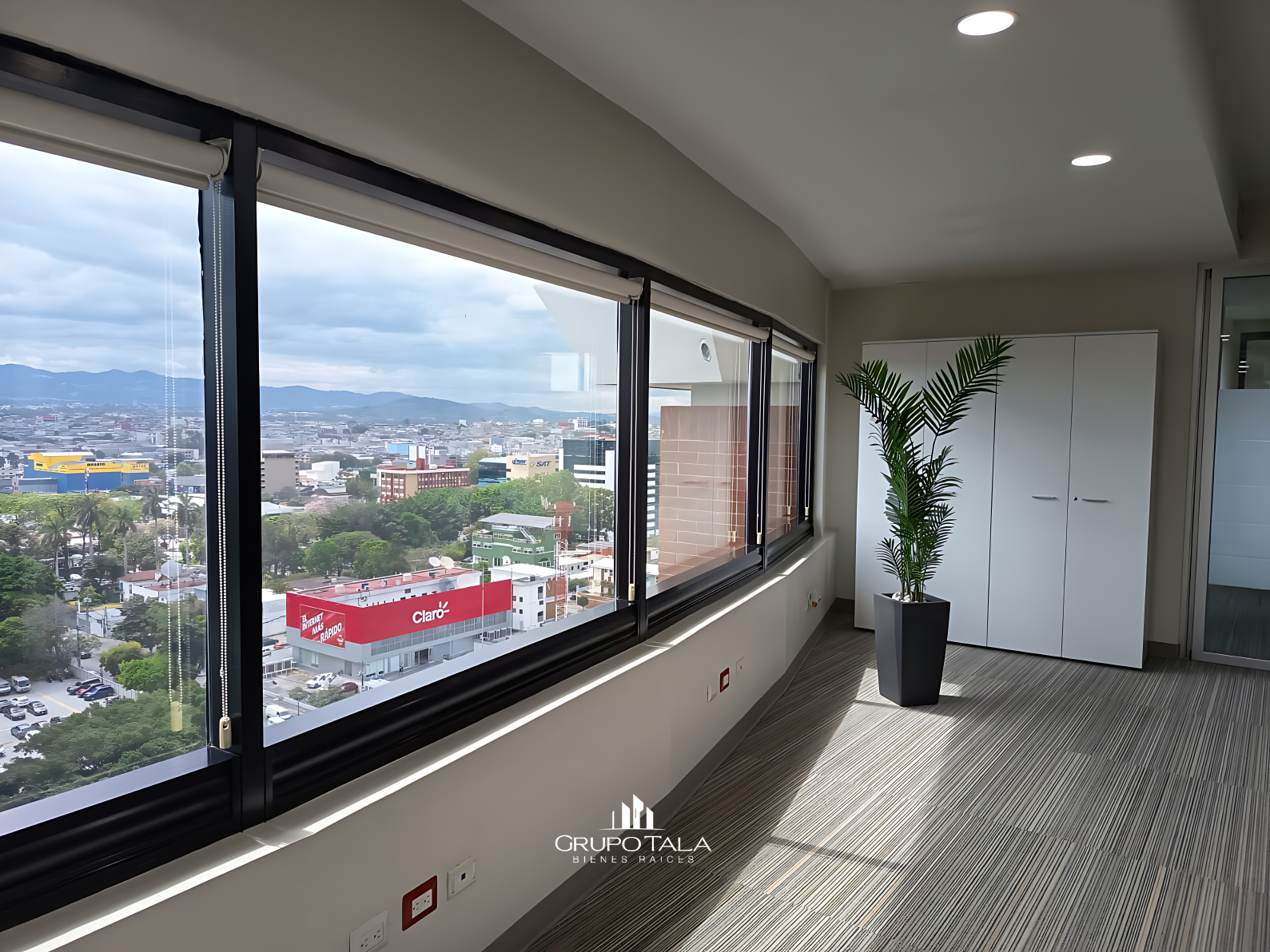 Oficina en renta en zona 10, Pent-house reconocido edificio - Miniatura 6