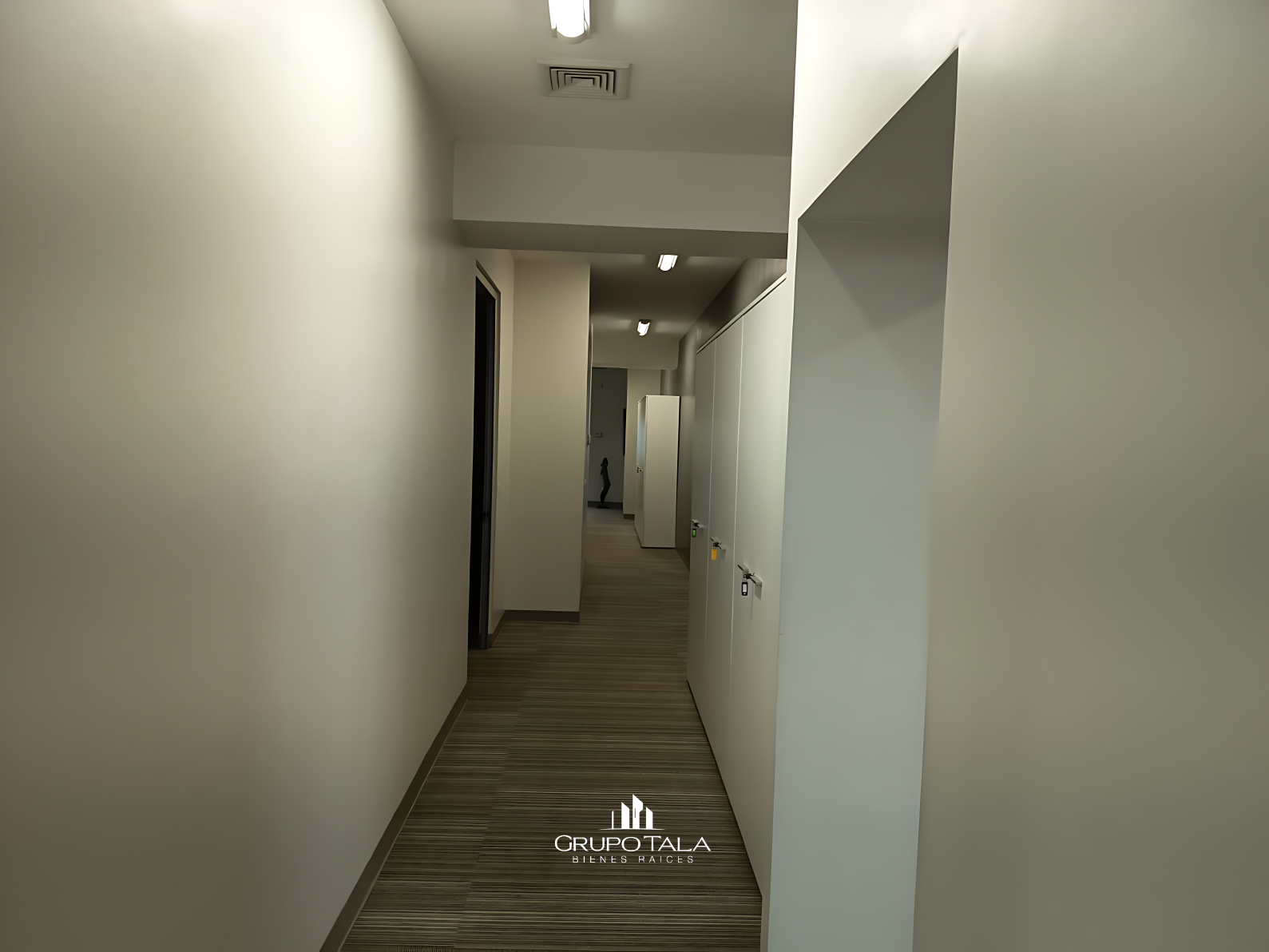 Oficina en renta en zona 10, Pent-house reconocido edificio - Miniatura 8