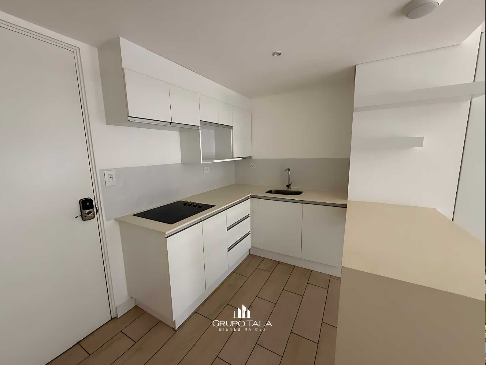 Apartamento en venta en zona 4, Quo - Image 2