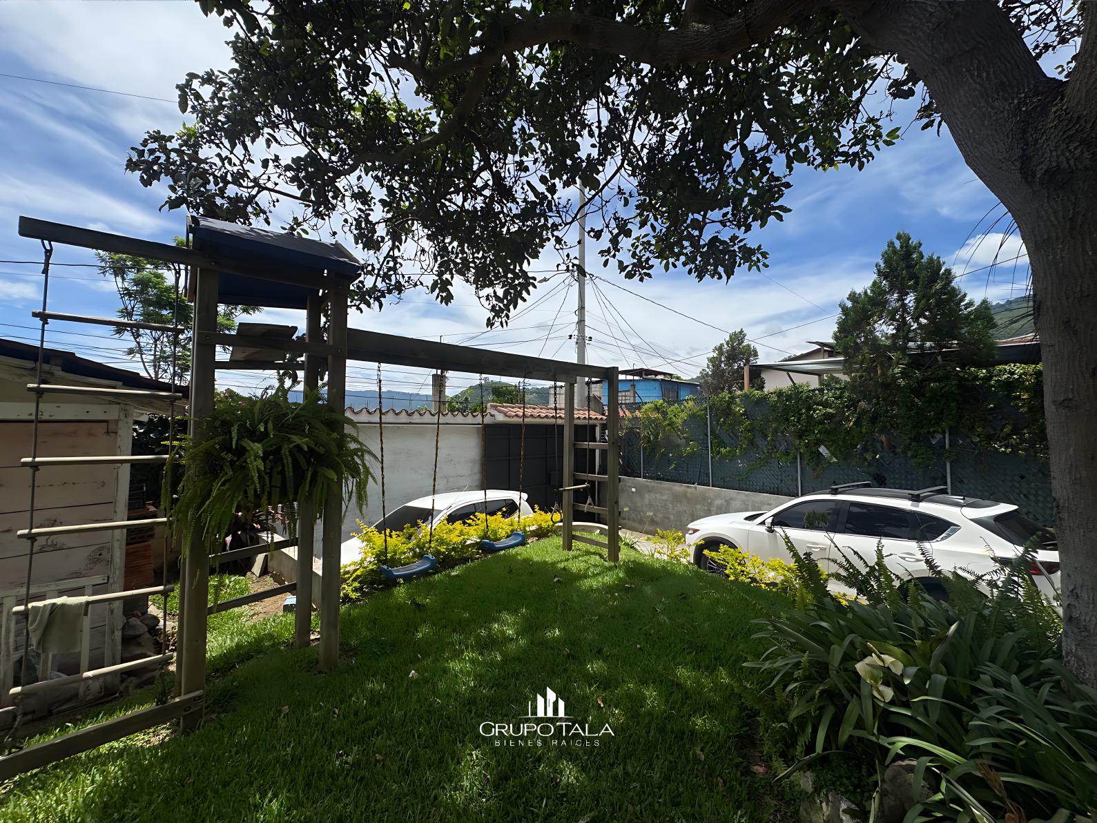 Casa en venta en San Juan del Obispo, Antigua Guatemala - Image 2