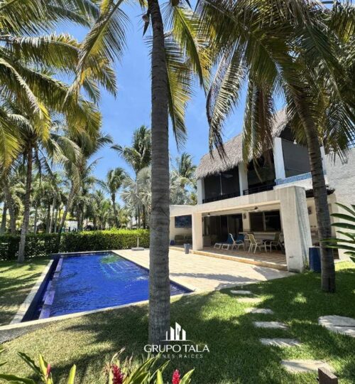 Villa en venta Monterrico