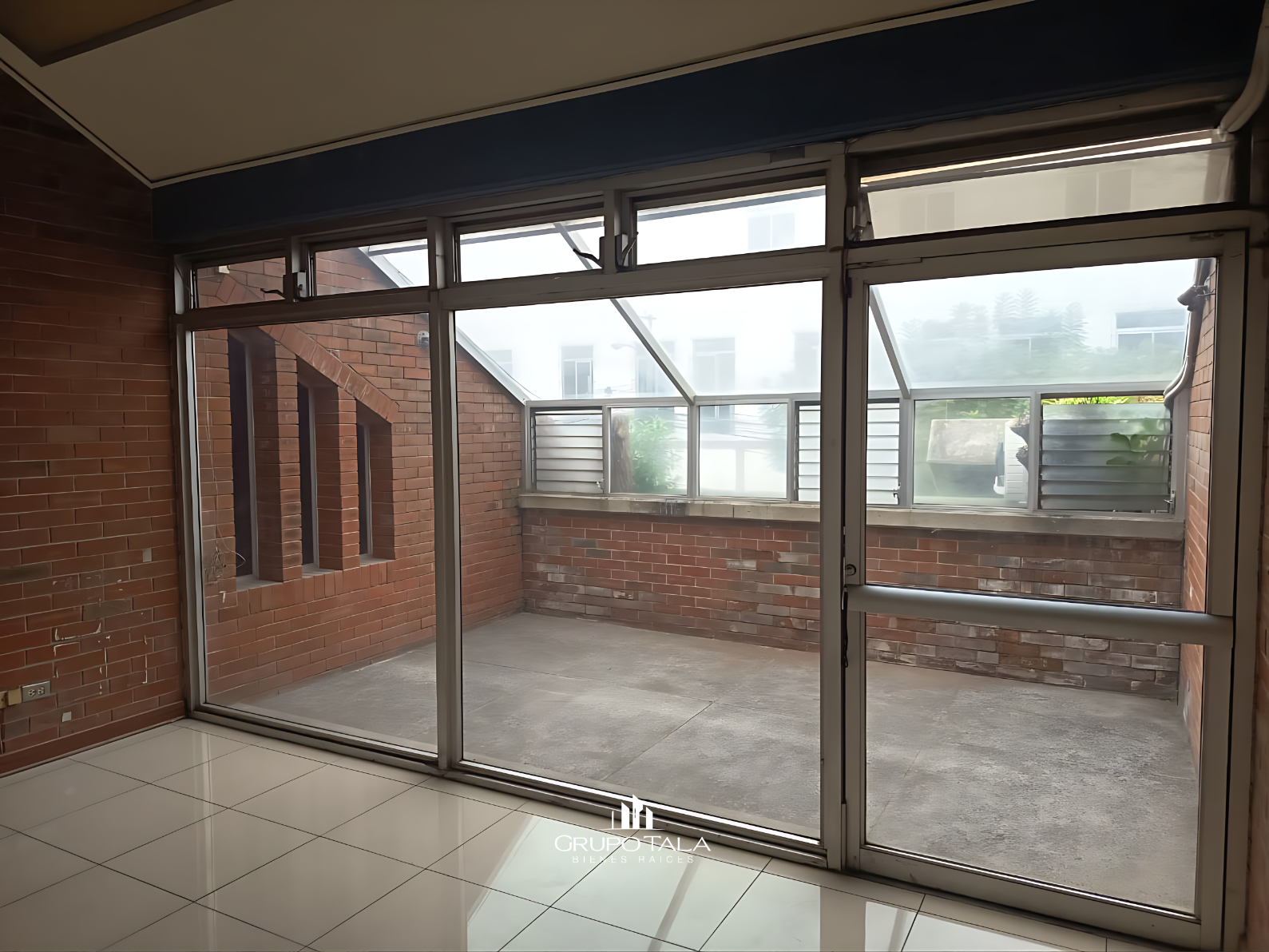 Oficinas en renta en zona 9 - Miniatura 12