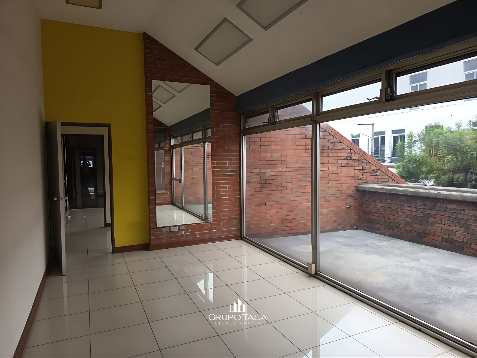 Oficinas en renta en zona 9 - Miniatura 7