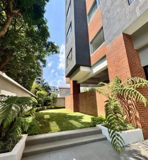 Apartamento en Renta zona 14 Barletta