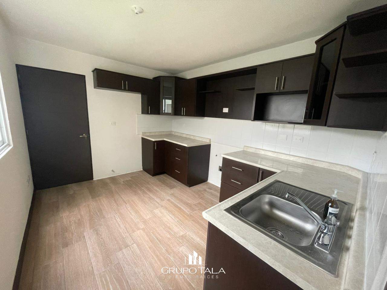Casa en Renta en Condado Florenza Q4,200.00 - Miniatura 6