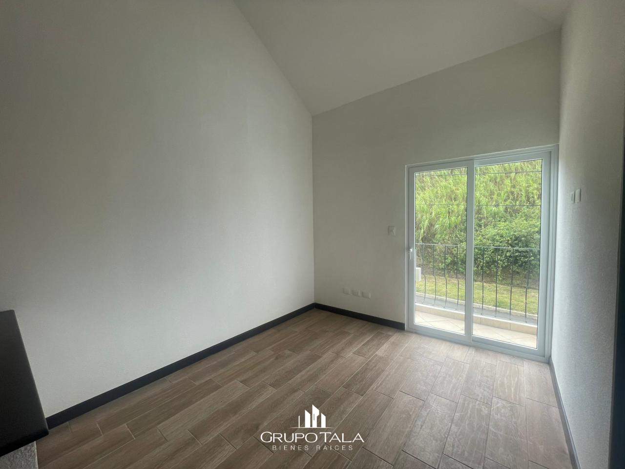 Casa en Renta en Condado Florenza Q4,200.00 - Miniatura 9