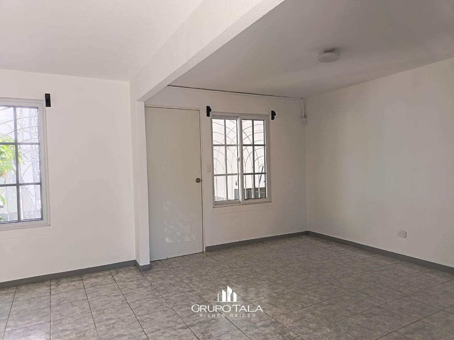Casa en Venta Alamedas Santa Clara Q 975,000.00 - Miniatura 6