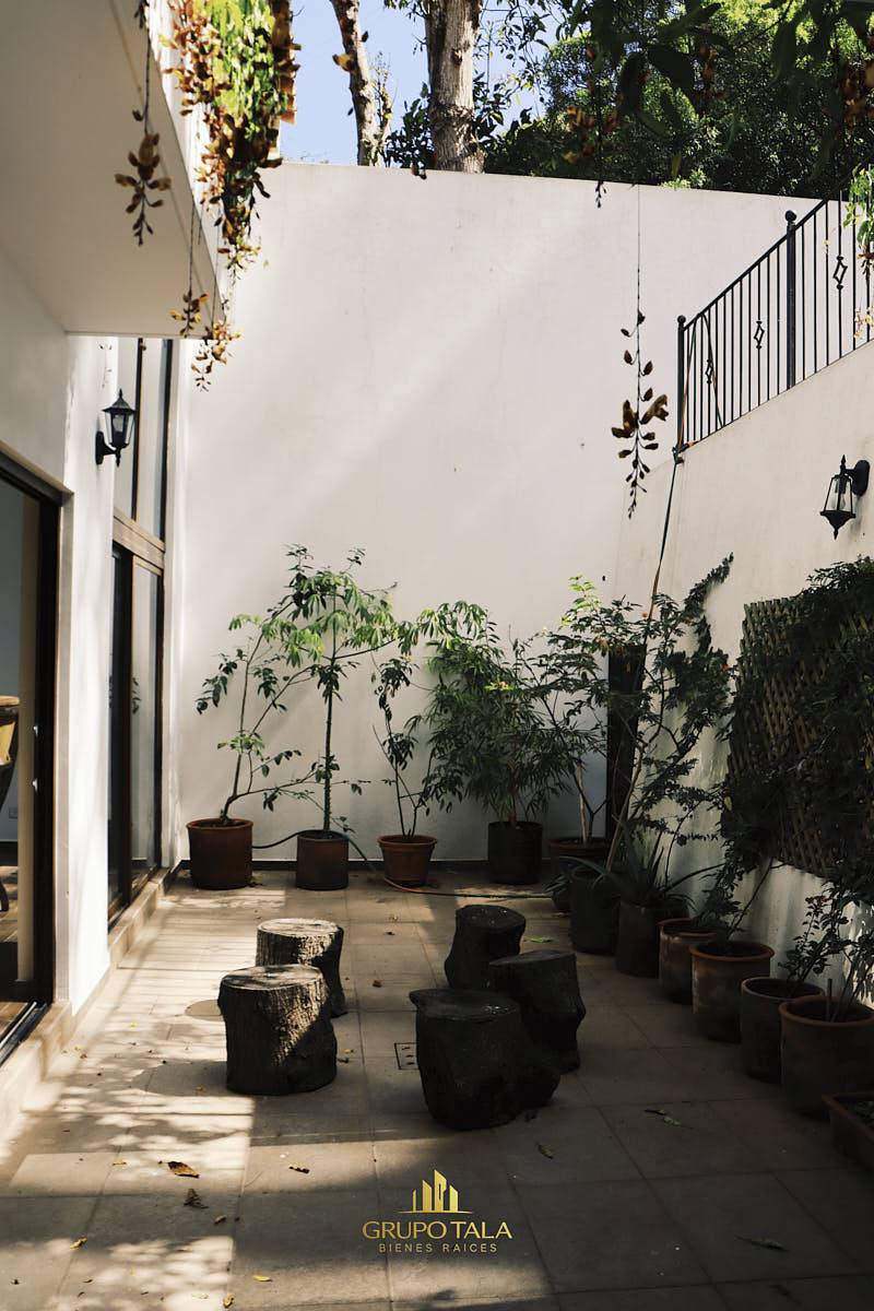 Casa en venta amueblada, Antigua Guatemala USD$ 574,000.00 - Image 1