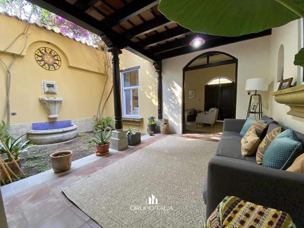 Casa en venta Antigua Gardens, San Juan Alotenango, Sacatepéquez - Image 1