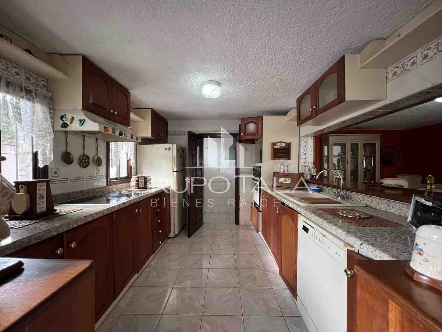 Casa en Venta en Antigua Guatemala - Image 2