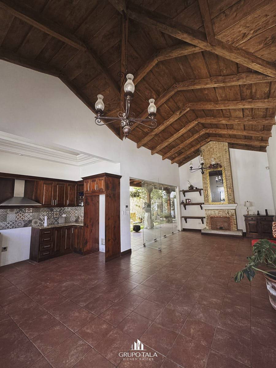 Casa en venta Cortijo de Las Flores - Image 1