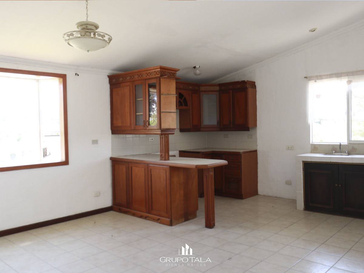 Casa amplia en Fraijanes, Carretera a El Salvador, USD$198,000.00 - Image 4