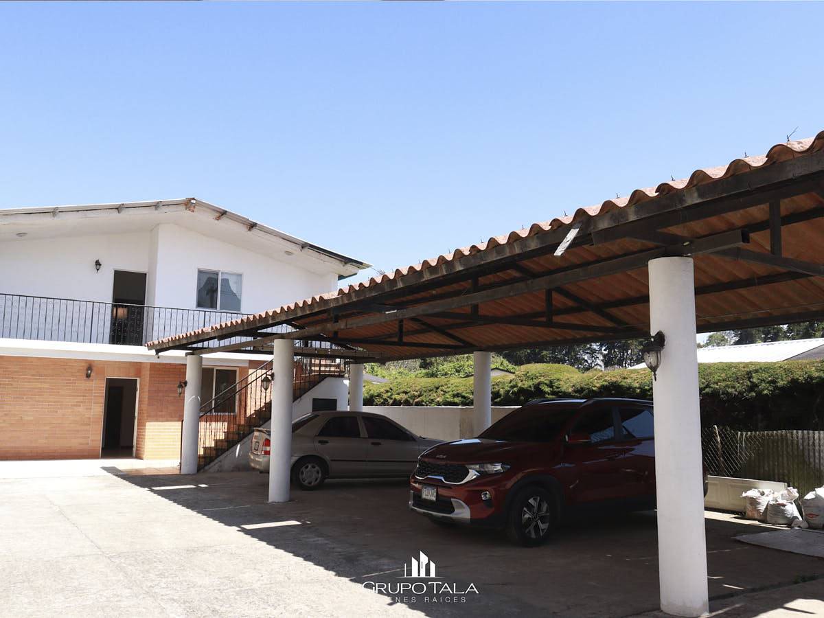 Casa amplia en Fraijanes, Carretera a El Salvador, USD$198,000.00 - Image 1