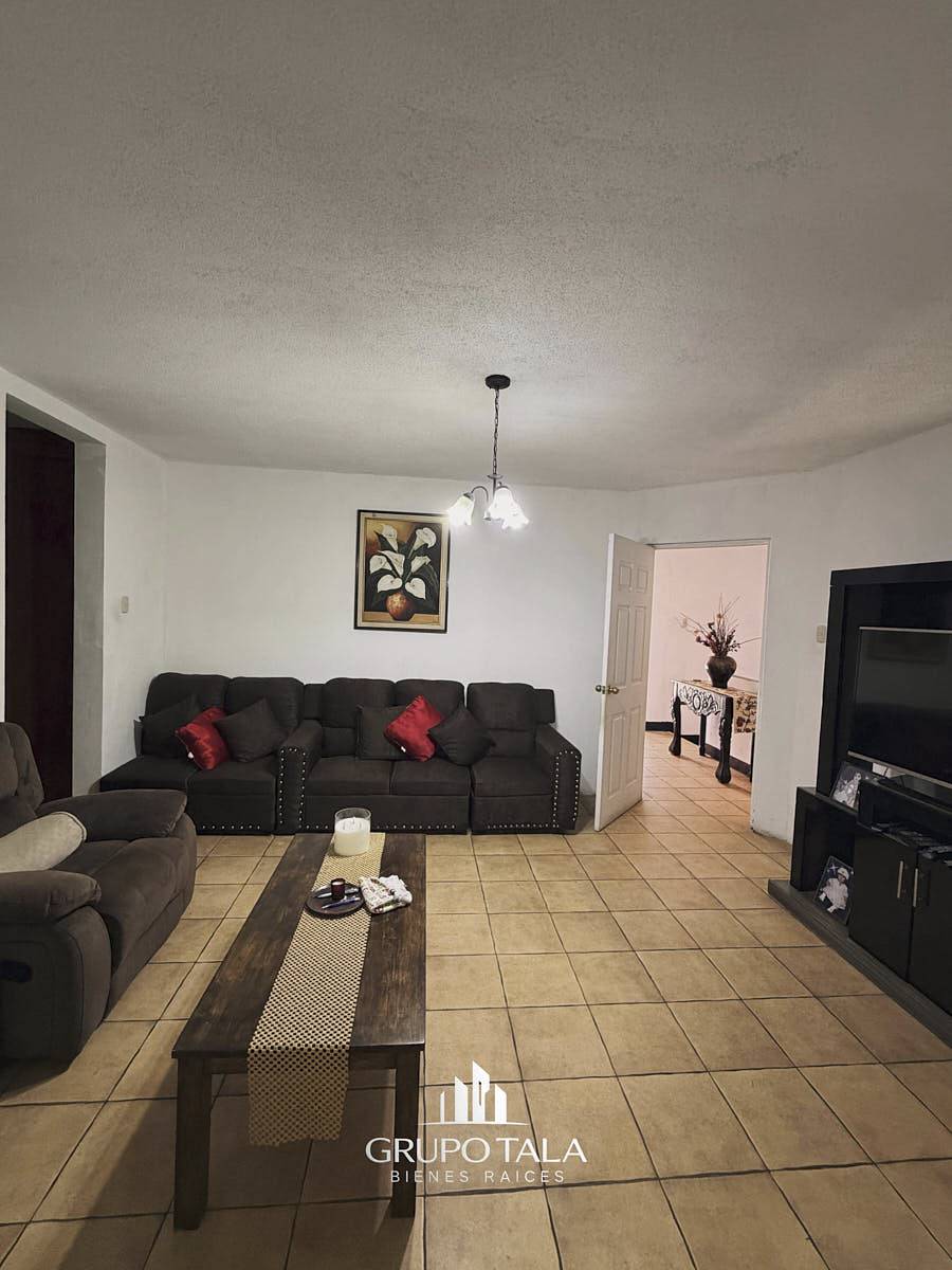 Casa en venta Mixco, San Cristobal, Residenciales Loma Real - Image 5