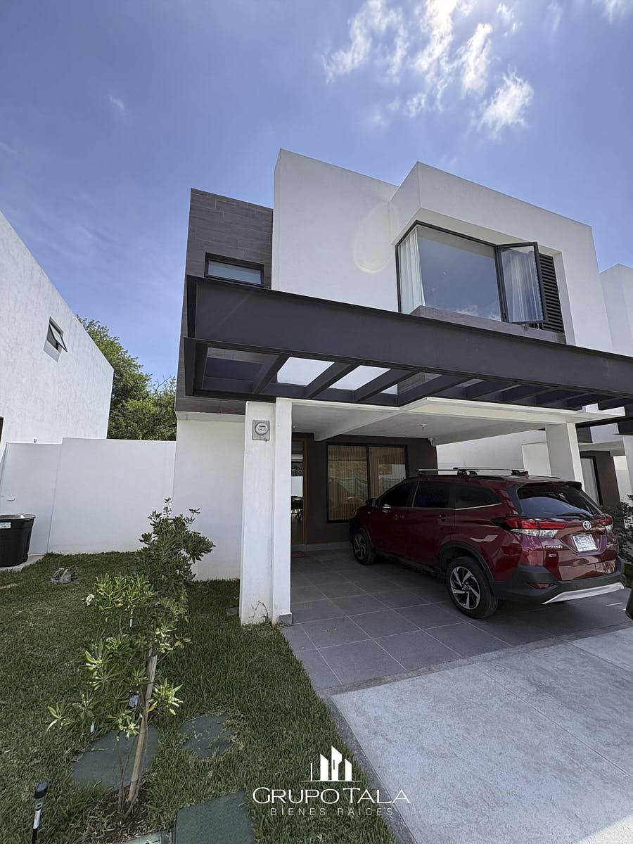 Casa en venta Portal del Bosque IV - Image 1
