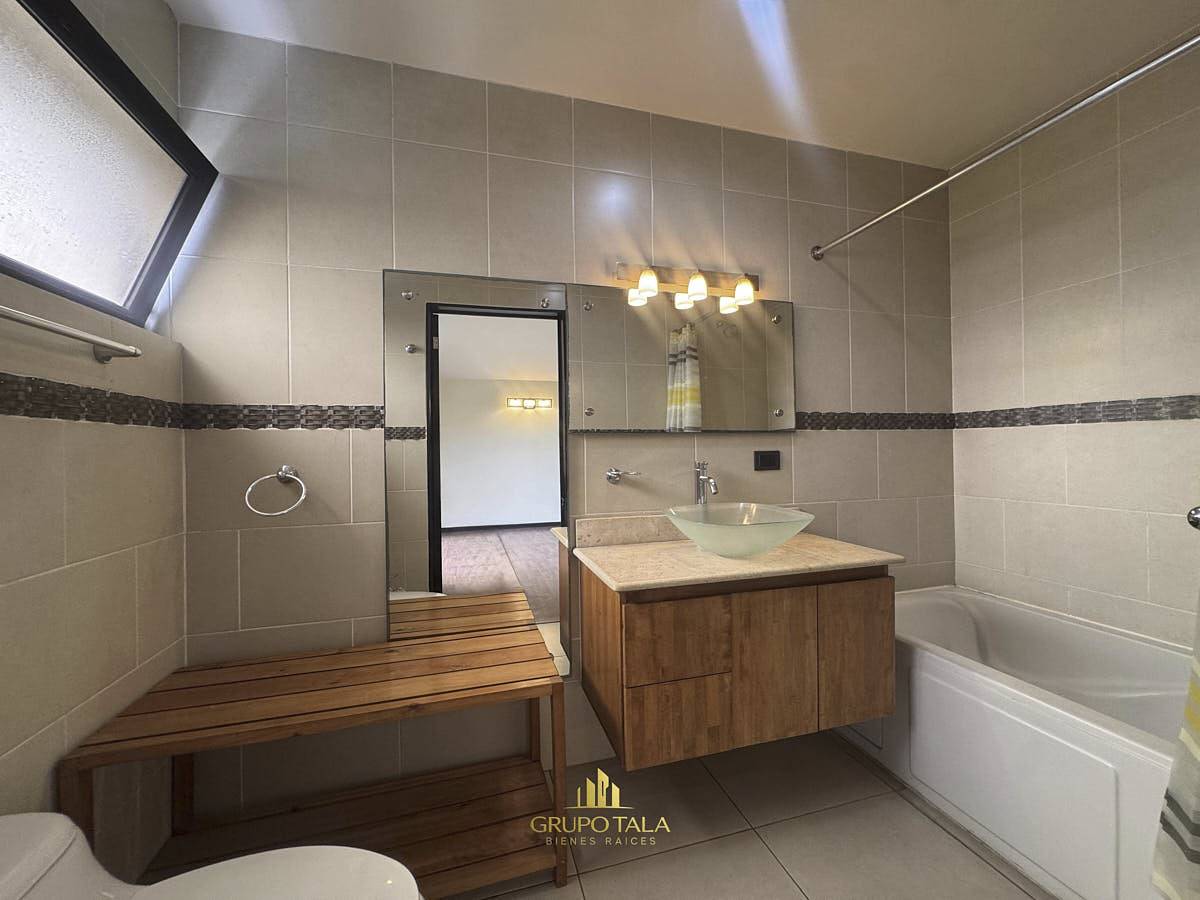 Casa en venta zona 13, Colonia Elgin 2 - Image 3