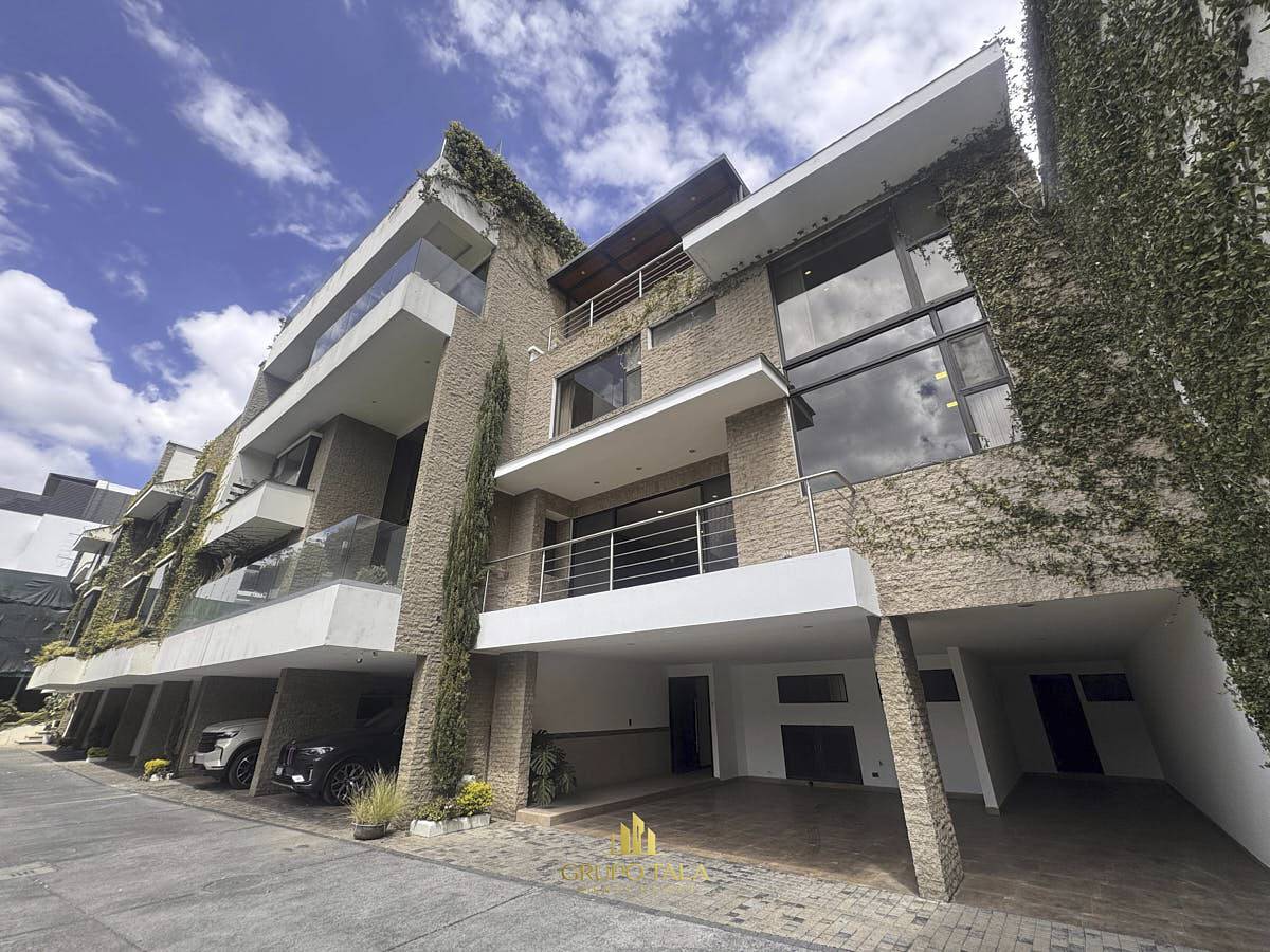 Casa en venta zona 13, Colonia Elgin 2 - Image 1