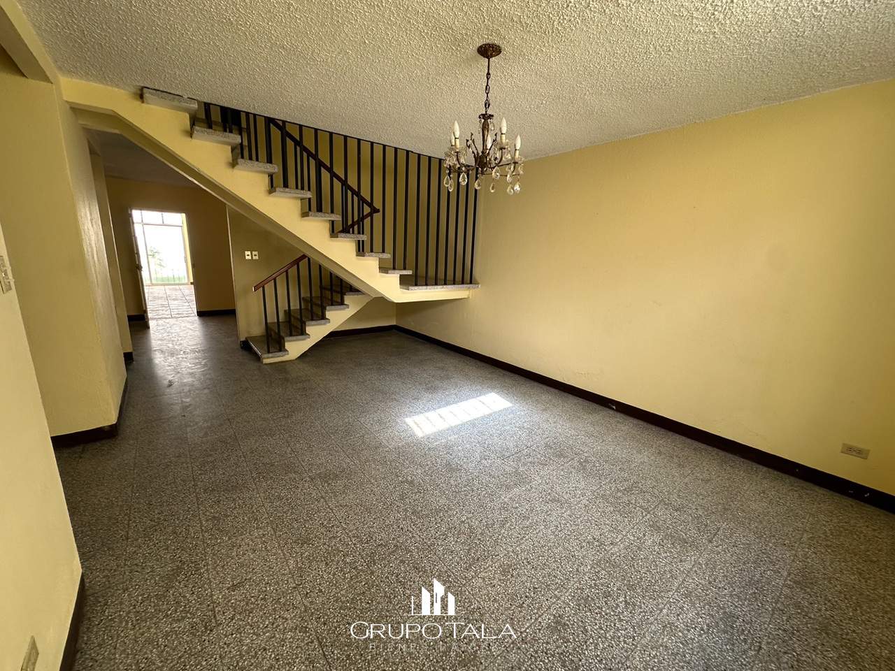 Casa en venta, zona 16 - Miniatura 3