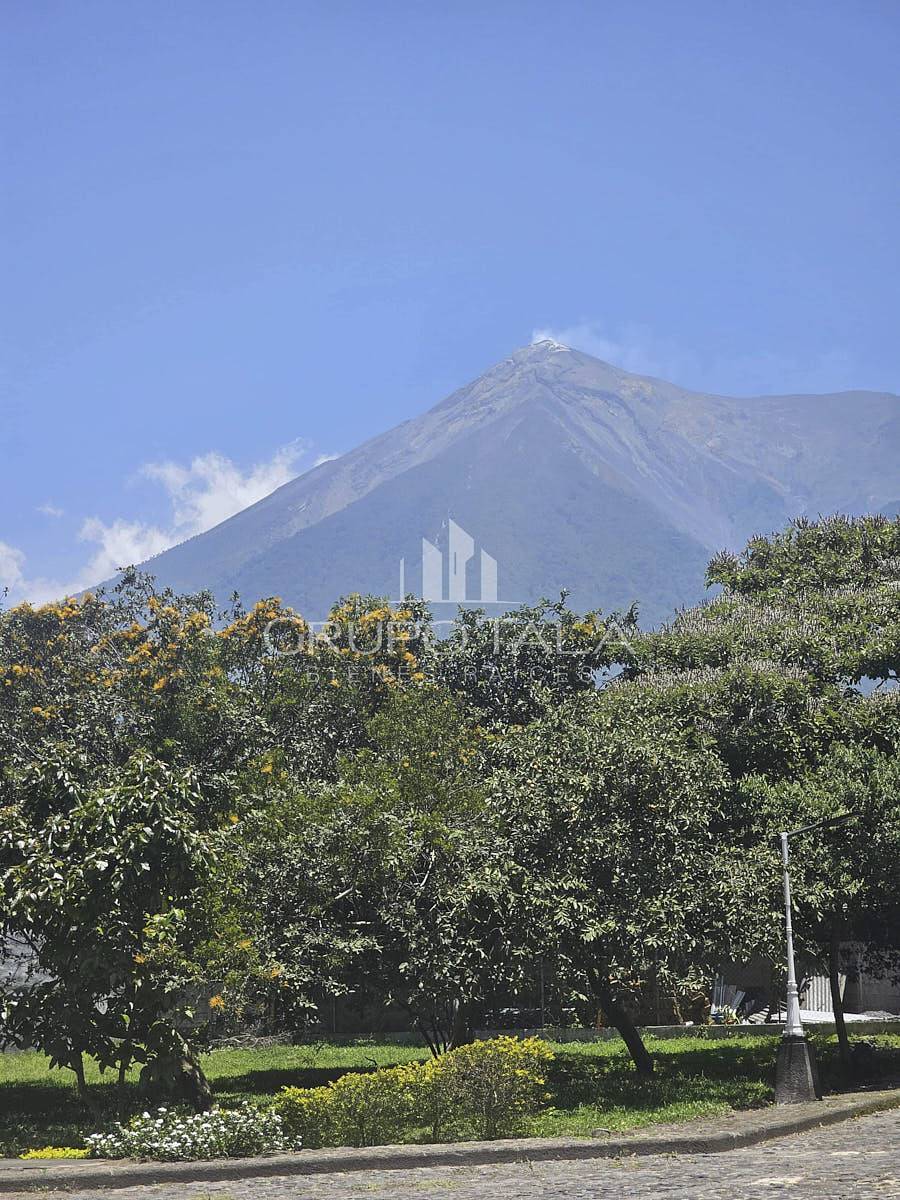 Terreno en venta Entre Volcanes Antigua, San Juan Alotenango, Sacatepéquez - Image 1