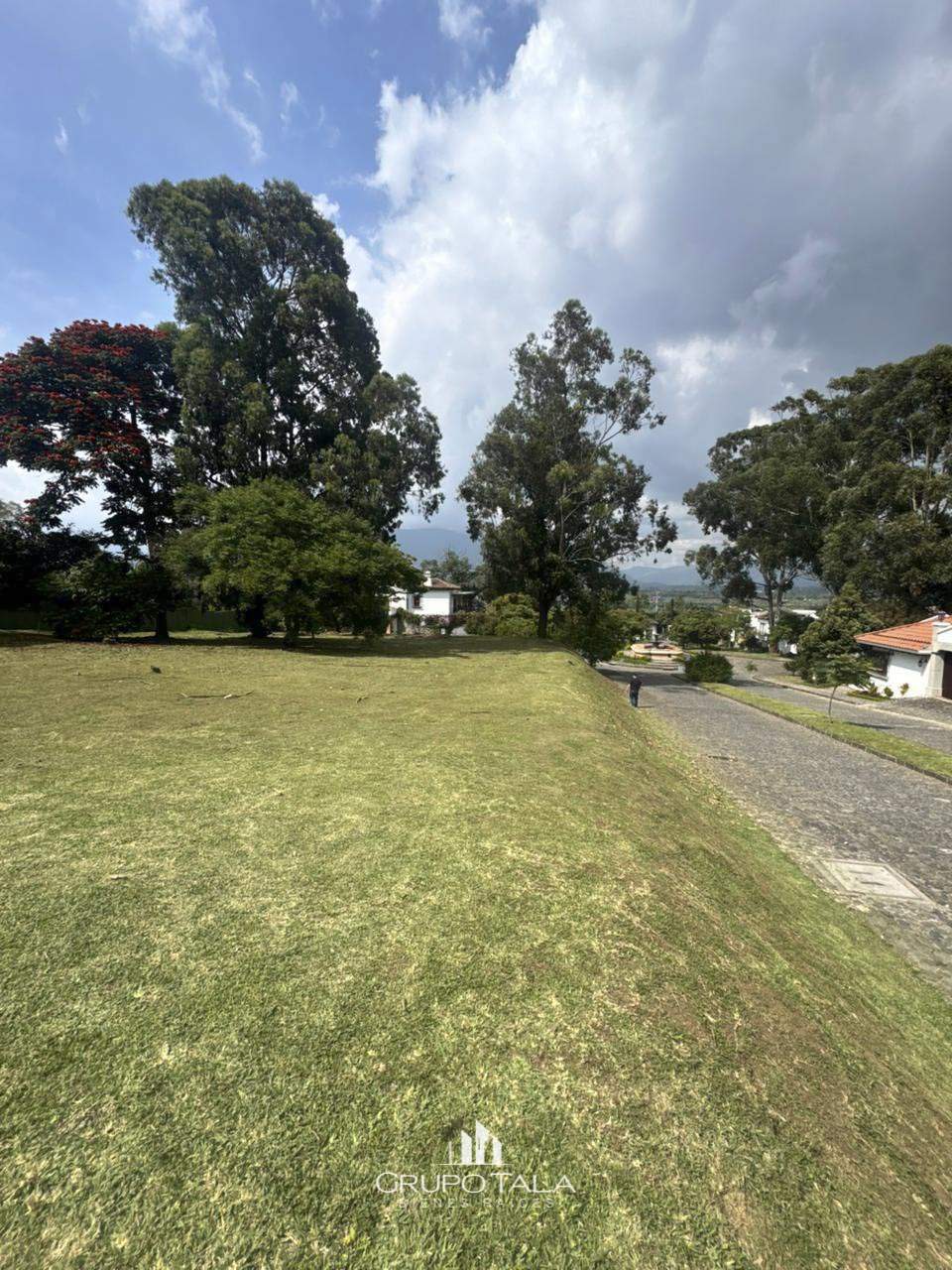 Terreno en Venta en Santa Delfina Antigua Guatemala - Image 3